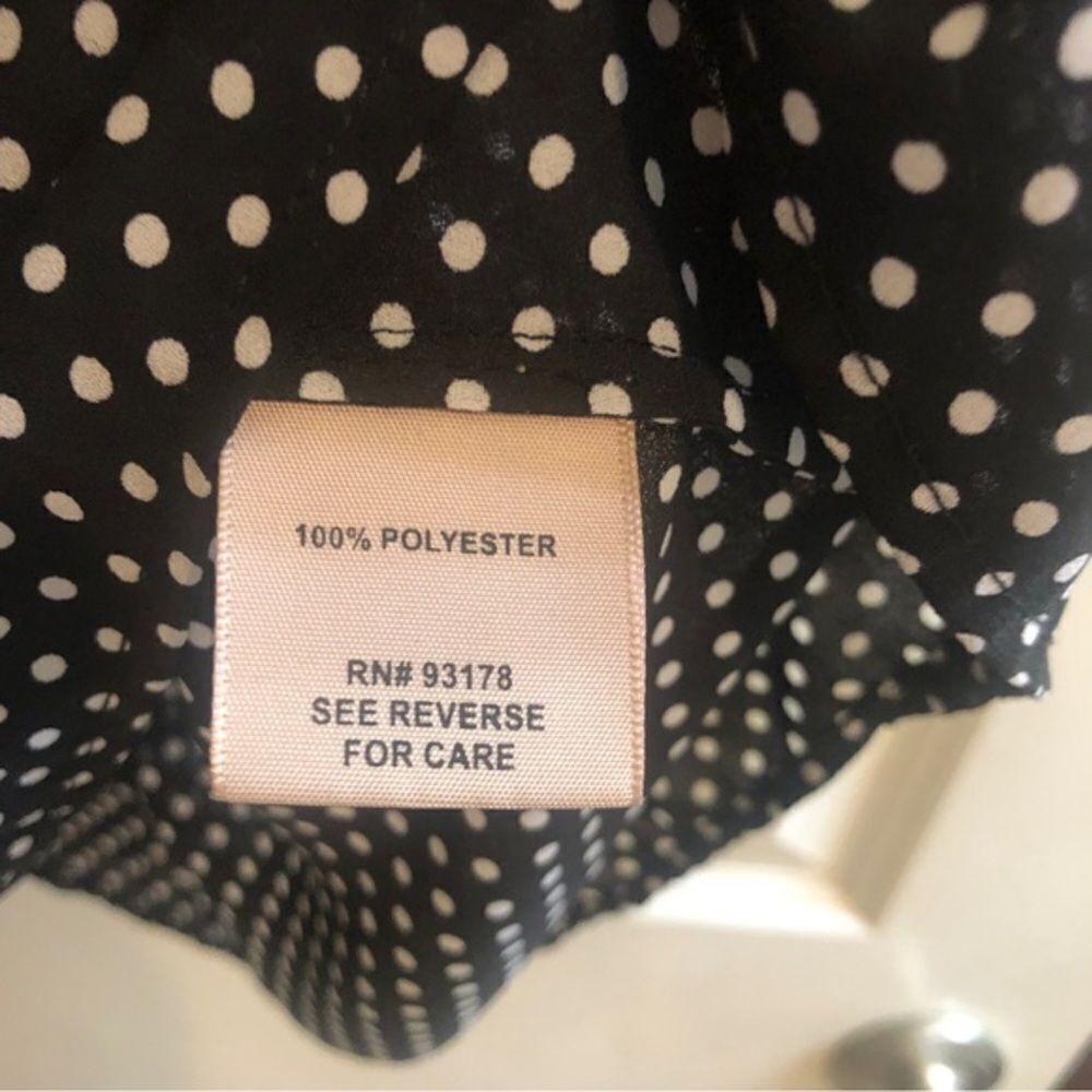 Philosophy Black &‎ White Flowy Polkadot Sleeveless V-neck Top Size Small - Picture 4 of 6